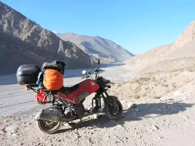 Pulsar NS 200 CC a best bike for ladakh trip