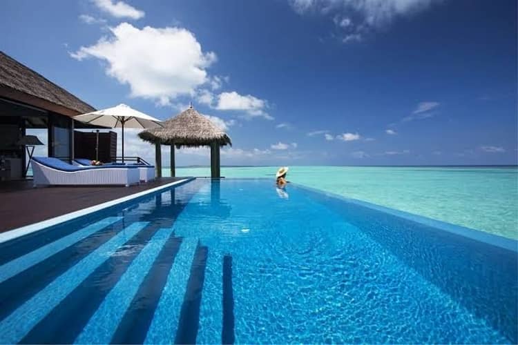 Velassaru Maldives a best resort for singles.